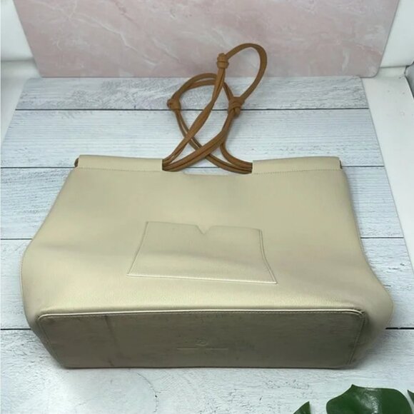 Von Holzhausen The Market Tote in Oat and Caramel - Picture 13 of 13